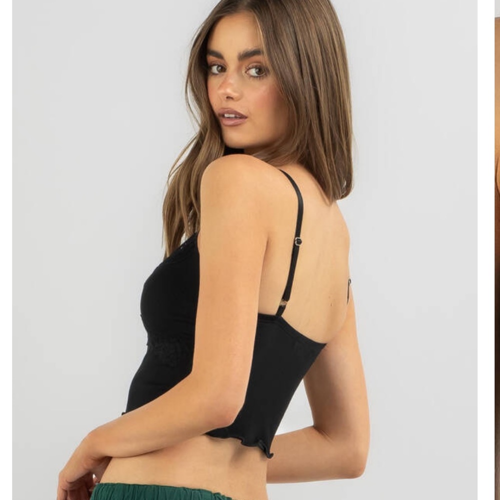 Ava & Ever- Chic Black Fitted Crop Camisole. NWT. Size 12